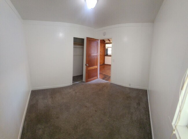 Building Photo - 1941 Abbott St