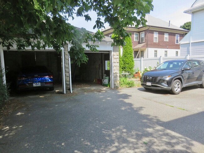 Building Photo - 37-39 Parmenter Rd