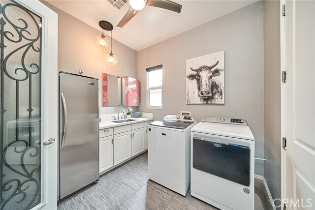 Building Photo - 30480 Sparkle Dr