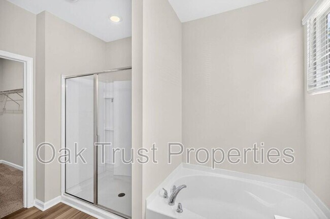 Building Photo - 216 Sarcoxie Rd