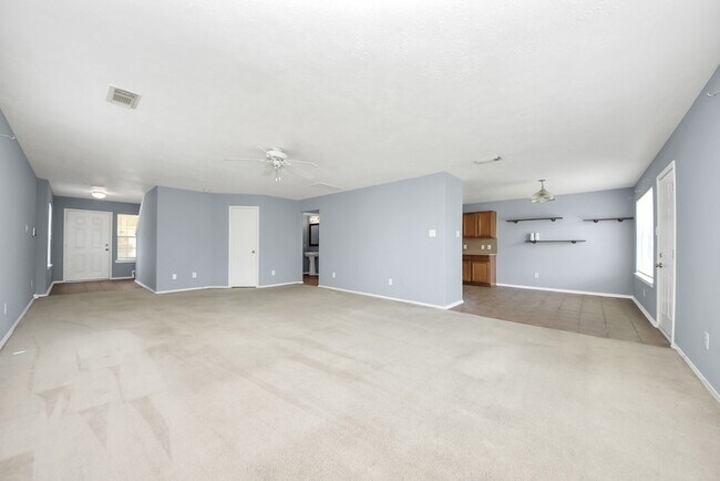 Building Photo - 14423 Hillard Green Ln