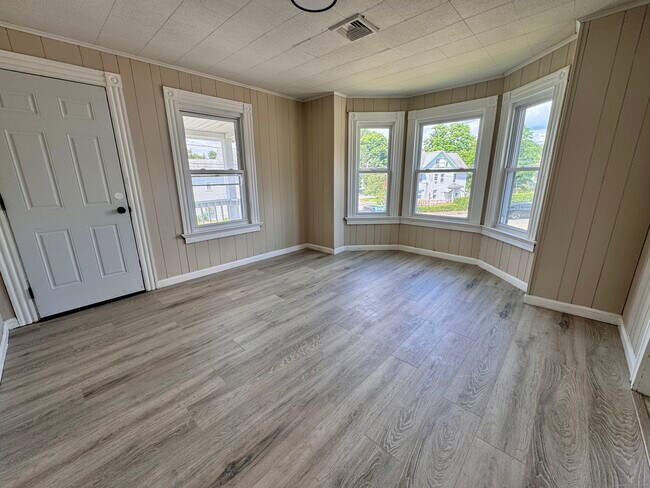Building Photo - 110 Brookside Ave