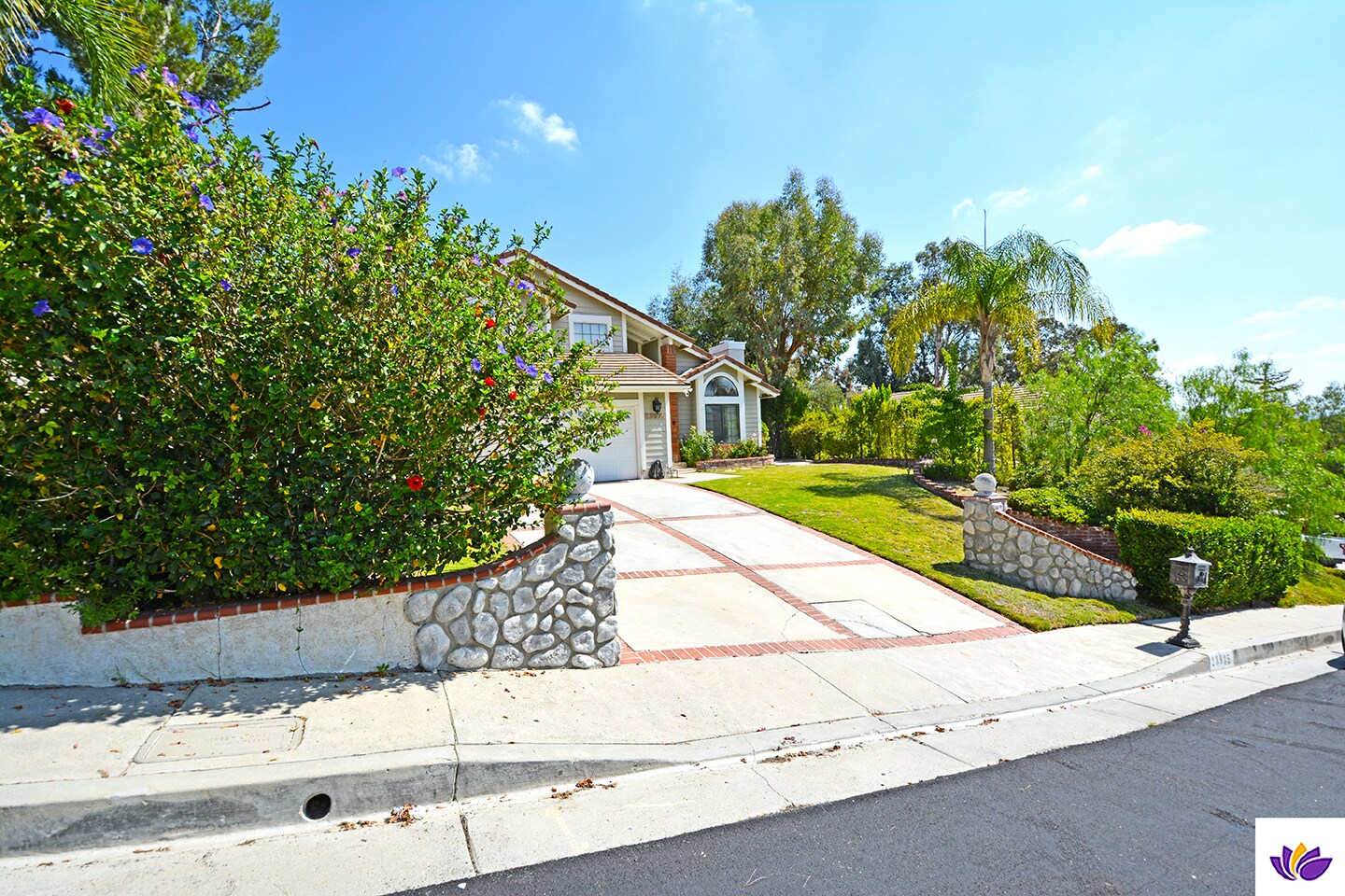 Building Photo - 23935 Ingomar St