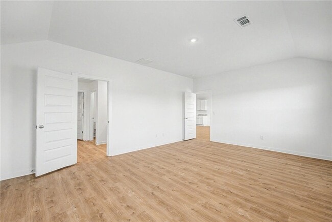 Building Photo - 3101 Laredo Ln