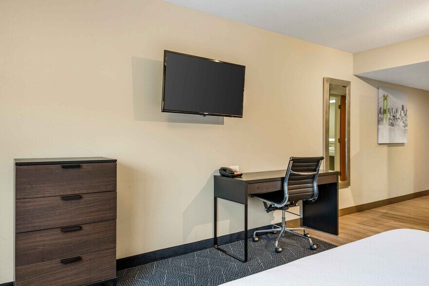 Building Photo - Furnished Studio-Trimark University Housing Hotel