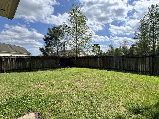 Building Photo - 145 Broadleaf Dr