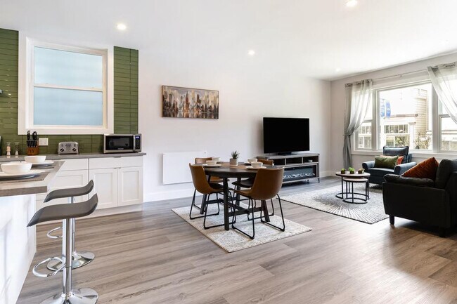 Building Photo - 3012 Steiner St