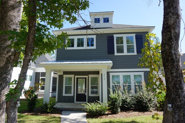 Primary Photo - 4BR/3.5BA Home in the Gated Community of R...