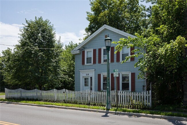 Building Photo - 215 W Main St