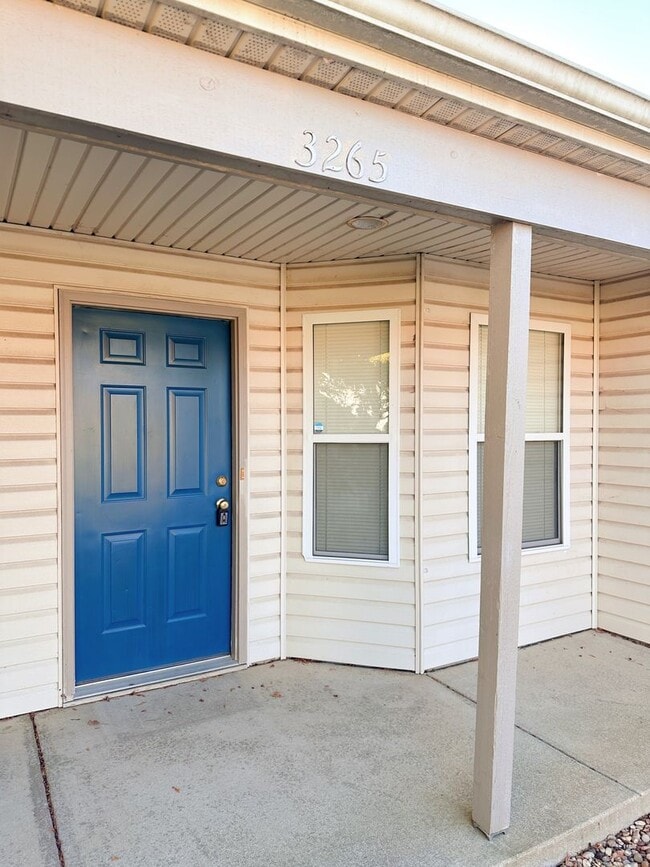 Building Photo - Spacious 2-Bed, 2-Bath Duplex with Attache...