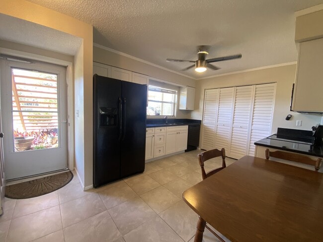 Building Photo - 4433 Narraganset Trail