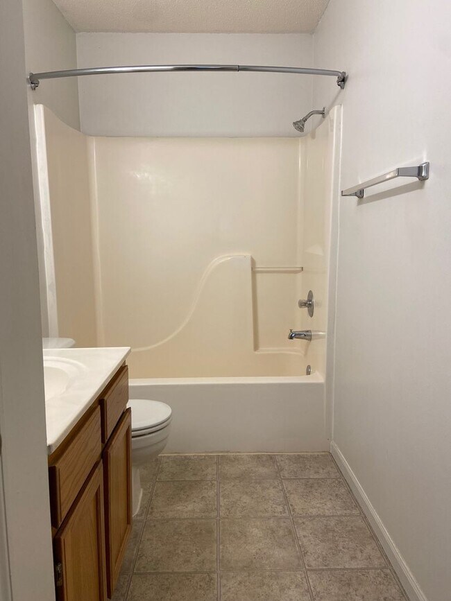 Building Photo - Condominium in FoxPointe
