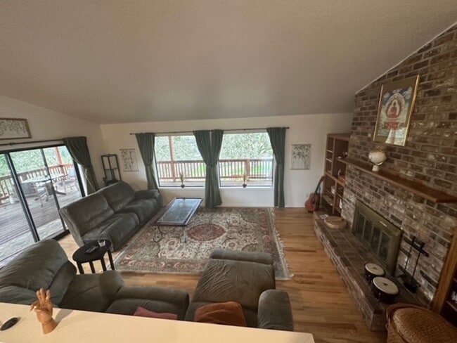 Building Photo - 539 Hatfield Dr