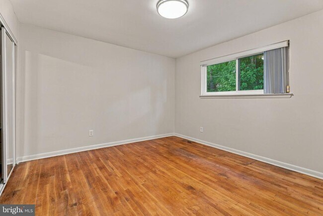 Building Photo - 4631 Hawksbury Rd