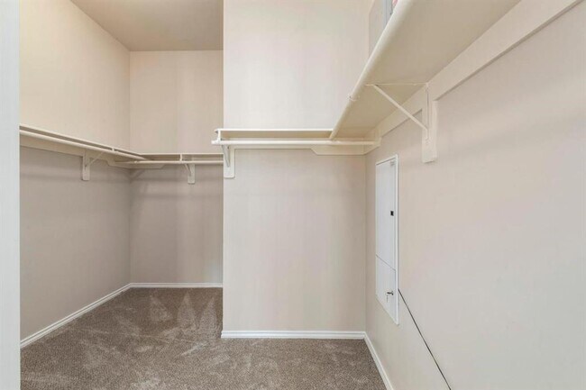 Building Photo - 17515 Burkhart Ridge Dr