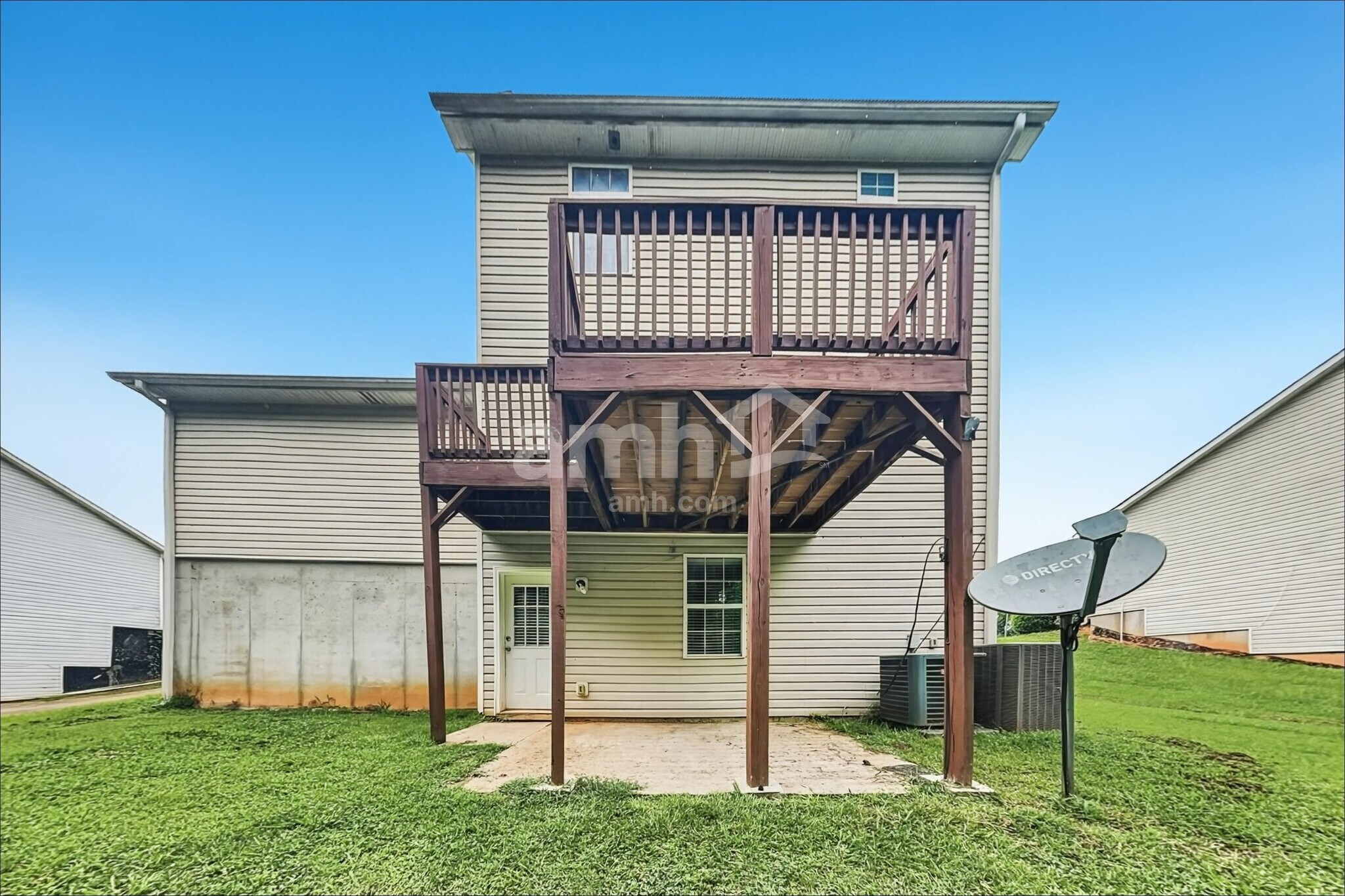 Building Photo - 1509 Locomotive Dr NE