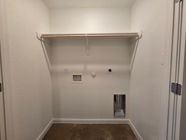 Building Photo - 908 Cherry Laurel Ln