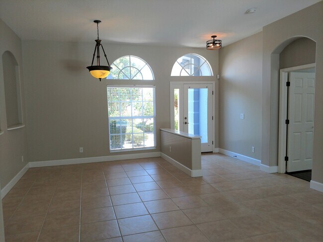 Building Photo - Annual Rental: Luxurious 4 Bedroom 3 bath POOL home in Woodlands of Rivendell! Just Blocks form P...
