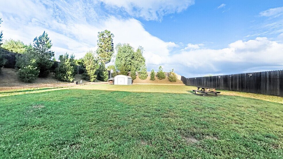 Building Photo - 41556 Zinfandel Ave