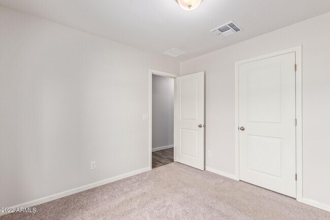 Building Photo - 1060 Palo Verde Ave