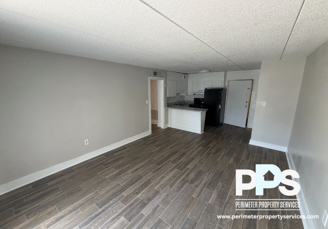 Building Photo - 1040 Sandtown Rd SW