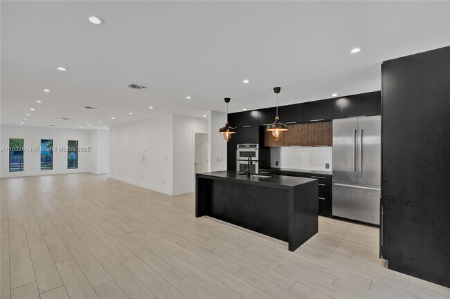 Building Photo - 120 NW 41st St