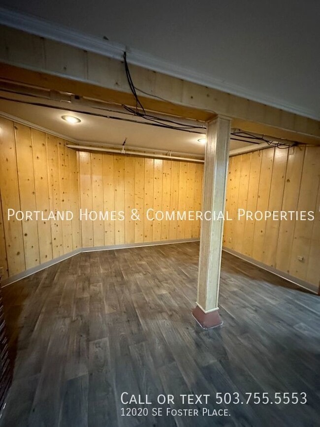 Building Photo - 2-Bedroom Basement ADU in Beautiful Forest...