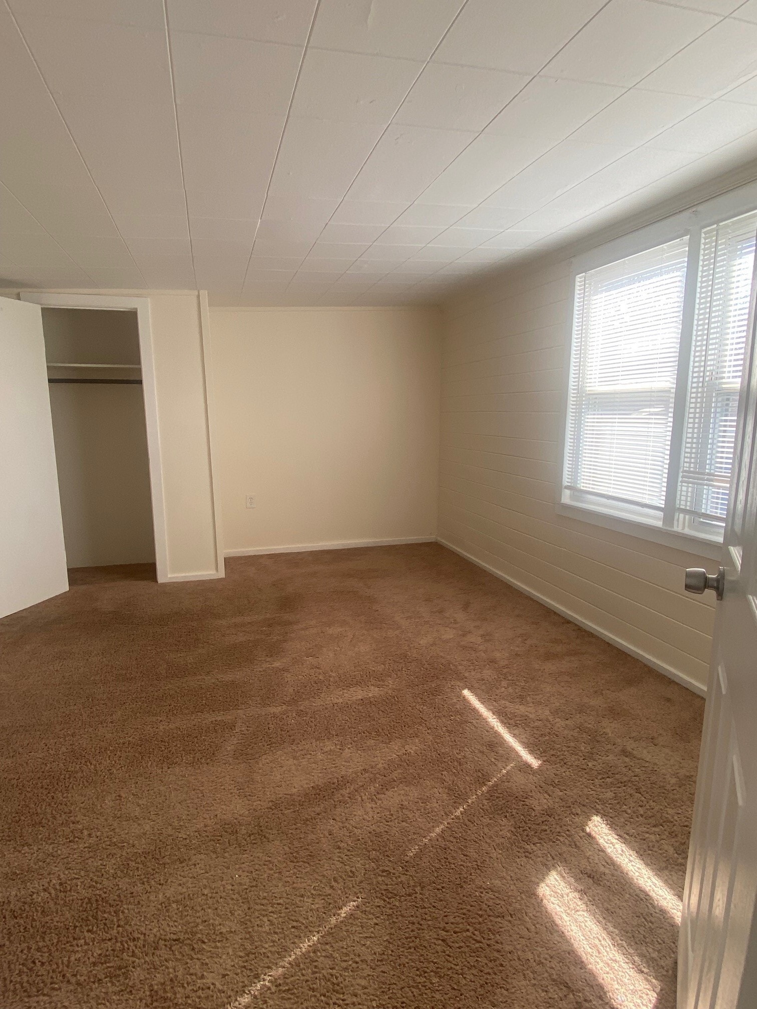 Building Photo - 230 Main St