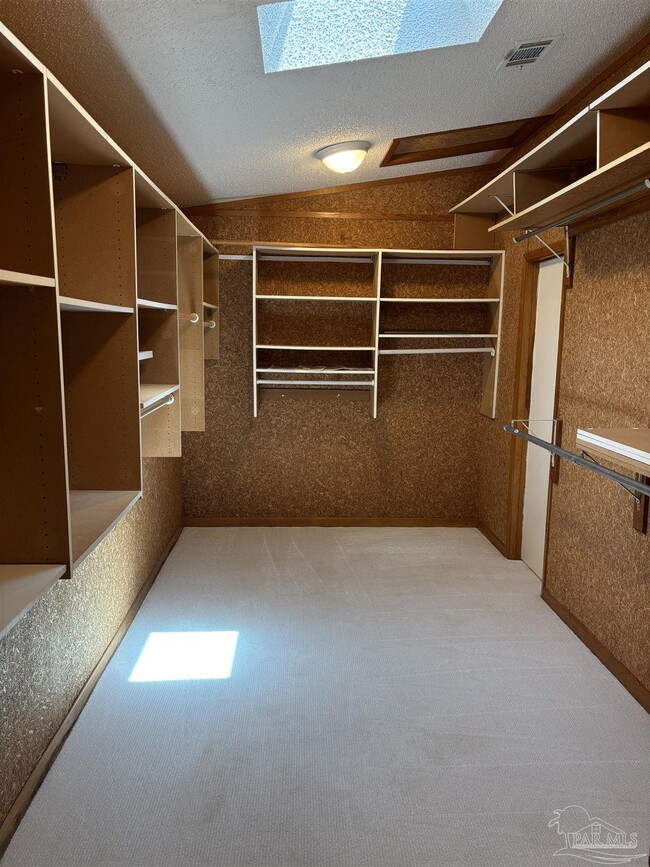 Building Photo - 301 Teakwood Cir