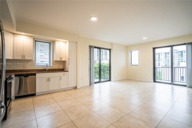 Building Photo - 1091 Galiano St