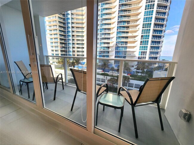 Building Photo - 3505 S Ocean Dr