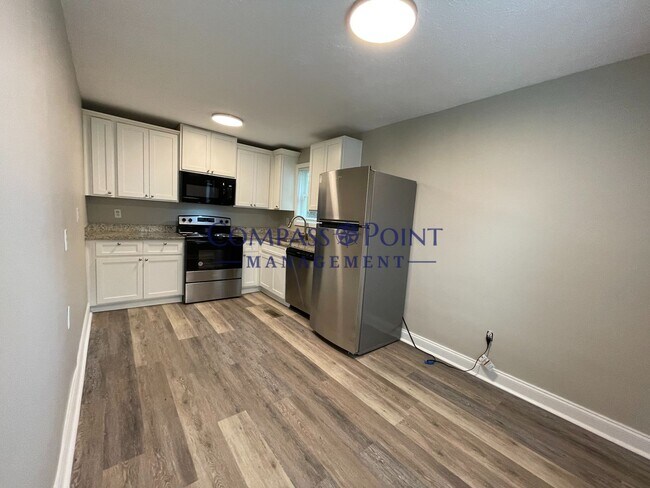 Building Photo - A Lovely 3 Bedroom, 2 Story Home Off Loudo...
