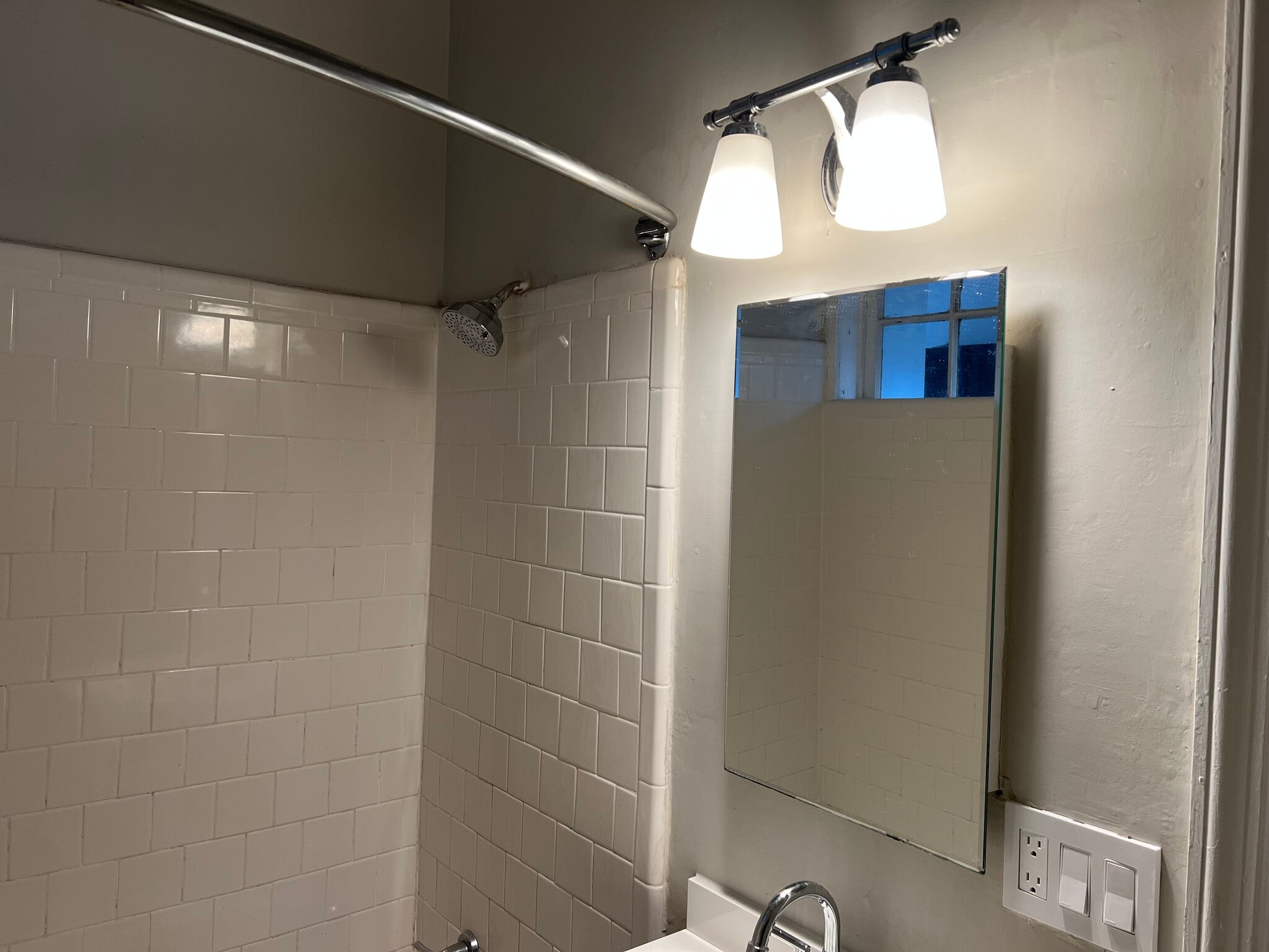 Building Photo - 1170 Monroe Dr NE