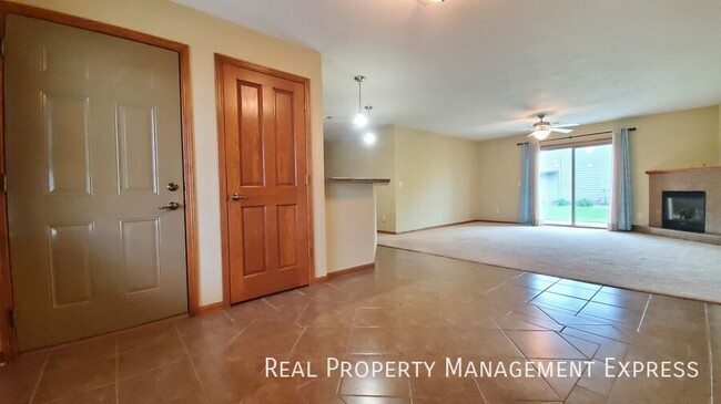 Building Photo - 8500 W Lavern Wipf St