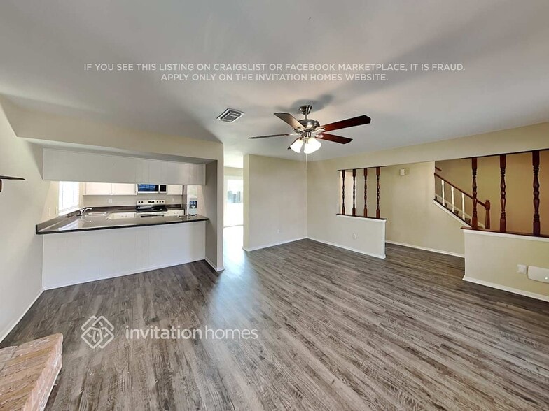 Building Photo - 2022 Oak Shores Dr