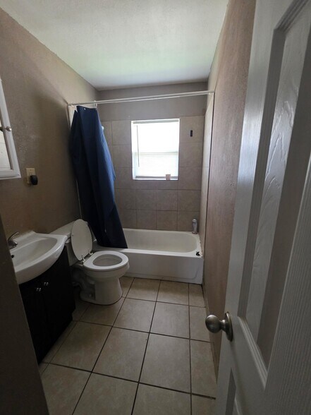 Building Photo - 801 Cantrell Heights St