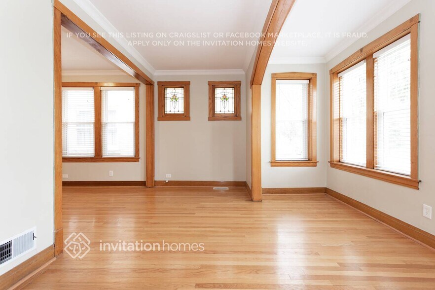 Building Photo - 3820 Wesley Ave