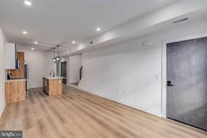 Building Photo - 1222 W Silver St