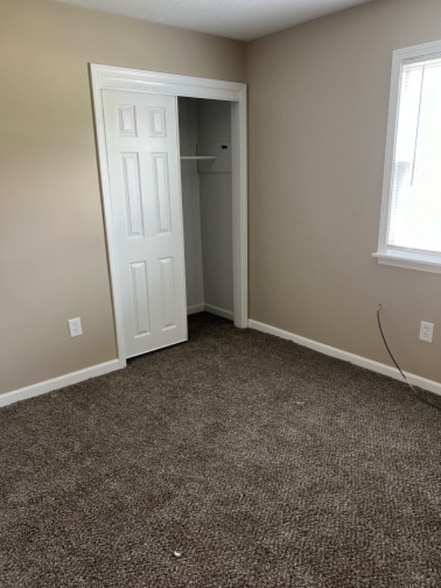 Building Photo - 240 English Ave