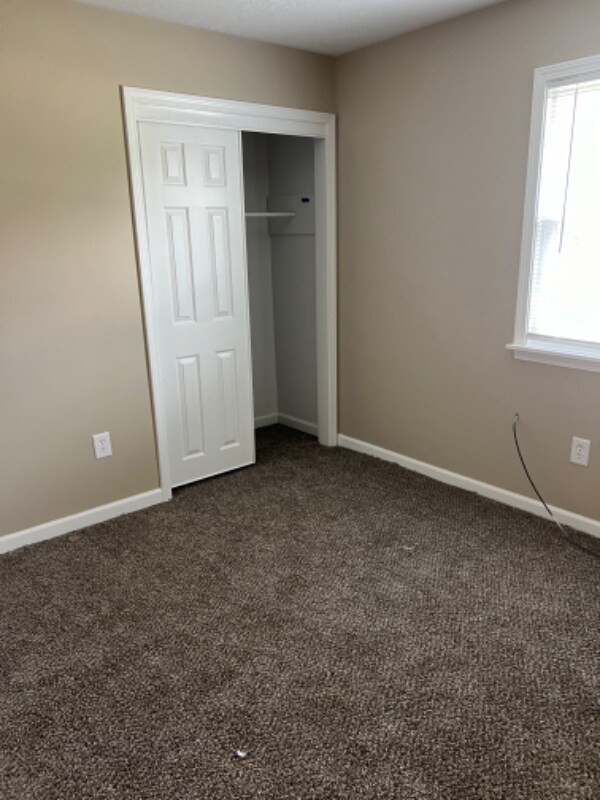 Building Photo - 240 English Ave