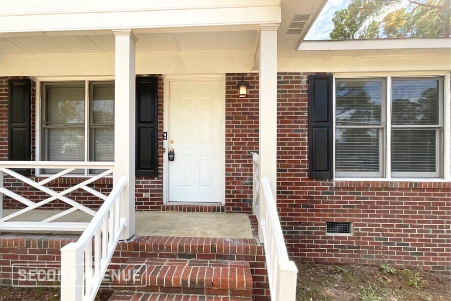 Building Photo - 200 Eppingdale Dr