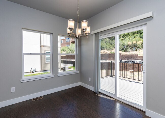 Building Photo - 3 Bedroom Contemporary Townhome off of Austin Bluffs