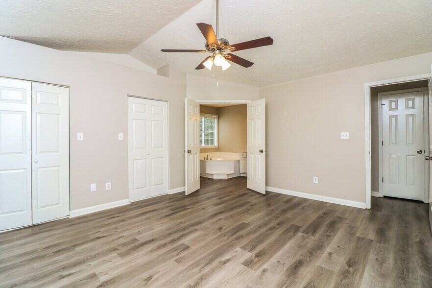 Building Photo - 3103 Waterford Ct