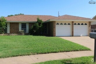 Building Photo - 2314 Randolph Dr