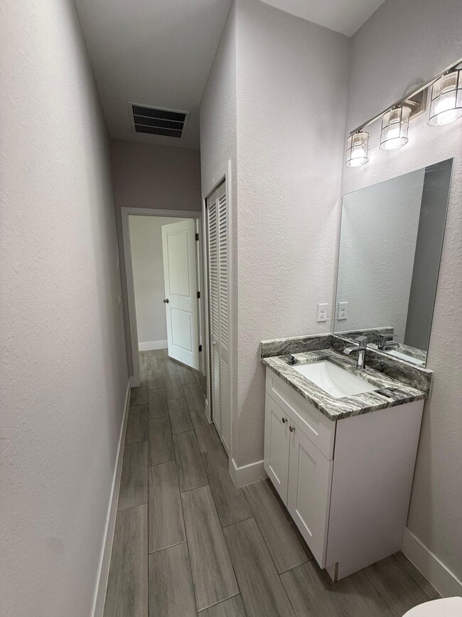 Building Photo - 4800 15th St SW