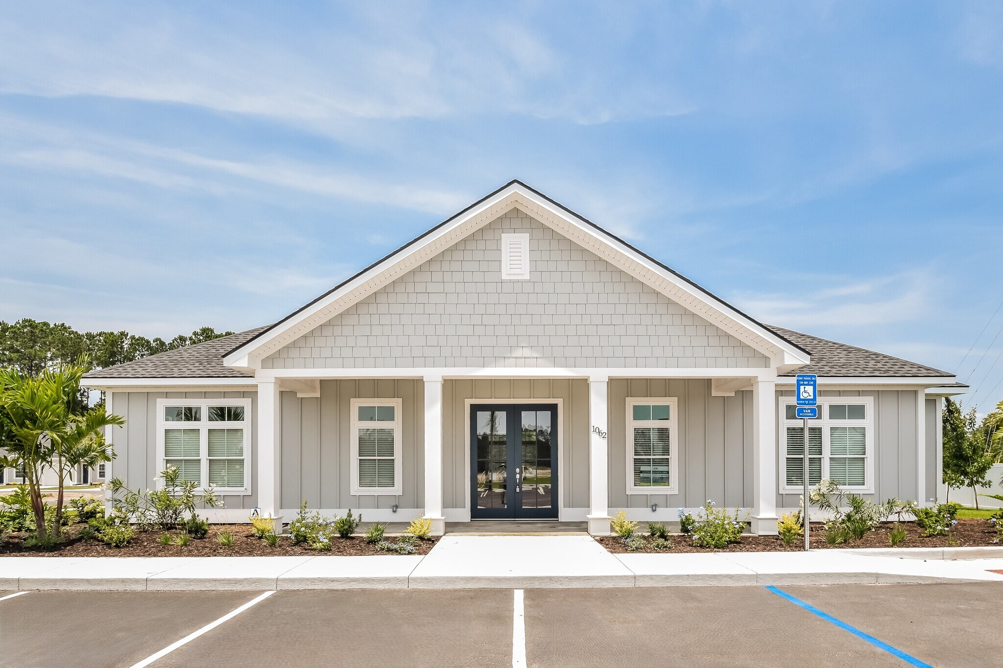 Building Photo - 3017 Par Ln