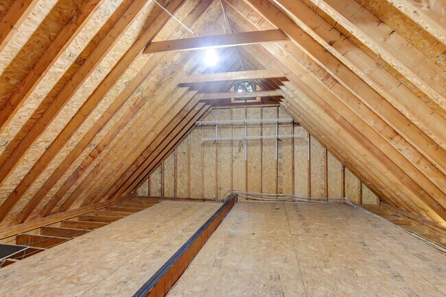 Building Photo - 180 Kings Deer Dr