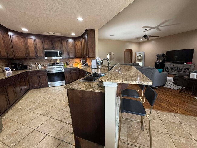 Building Photo - 61 Boulder Dr