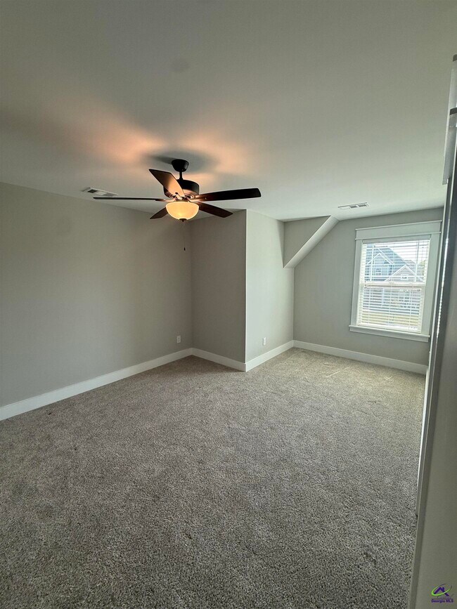 Building Photo - 221 Perth Ct