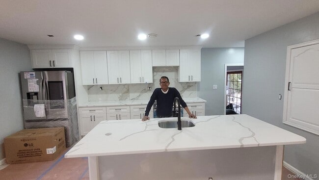 Building Photo - 8 Dee Pl